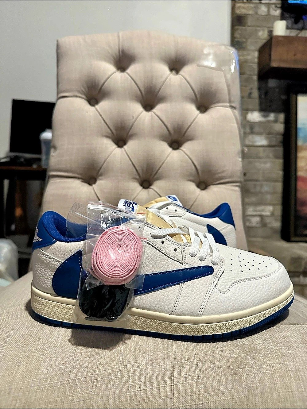 Jordan Air Jordan 1 Retro Low OG SP Fragment x Travis Scott Sneakers